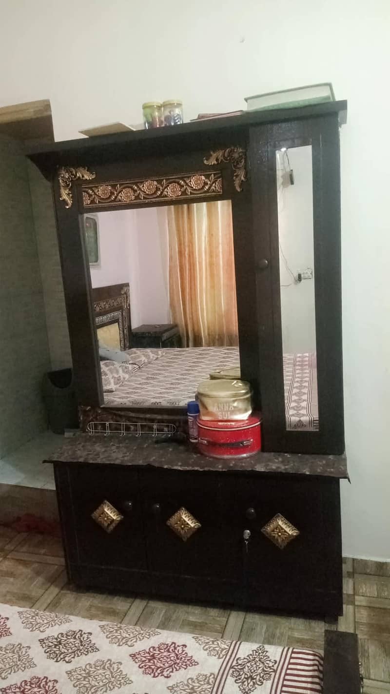 Beautiful  Double Bed + Dressing Table Set 1