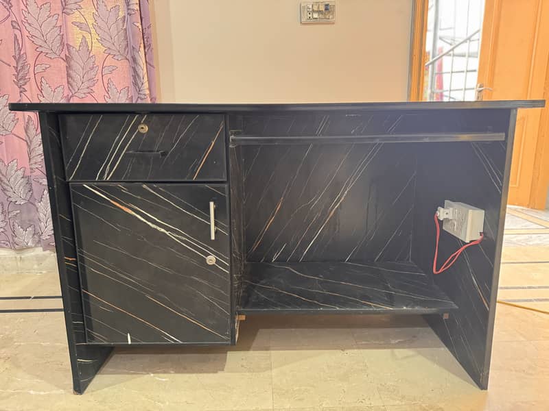 Computer table 1