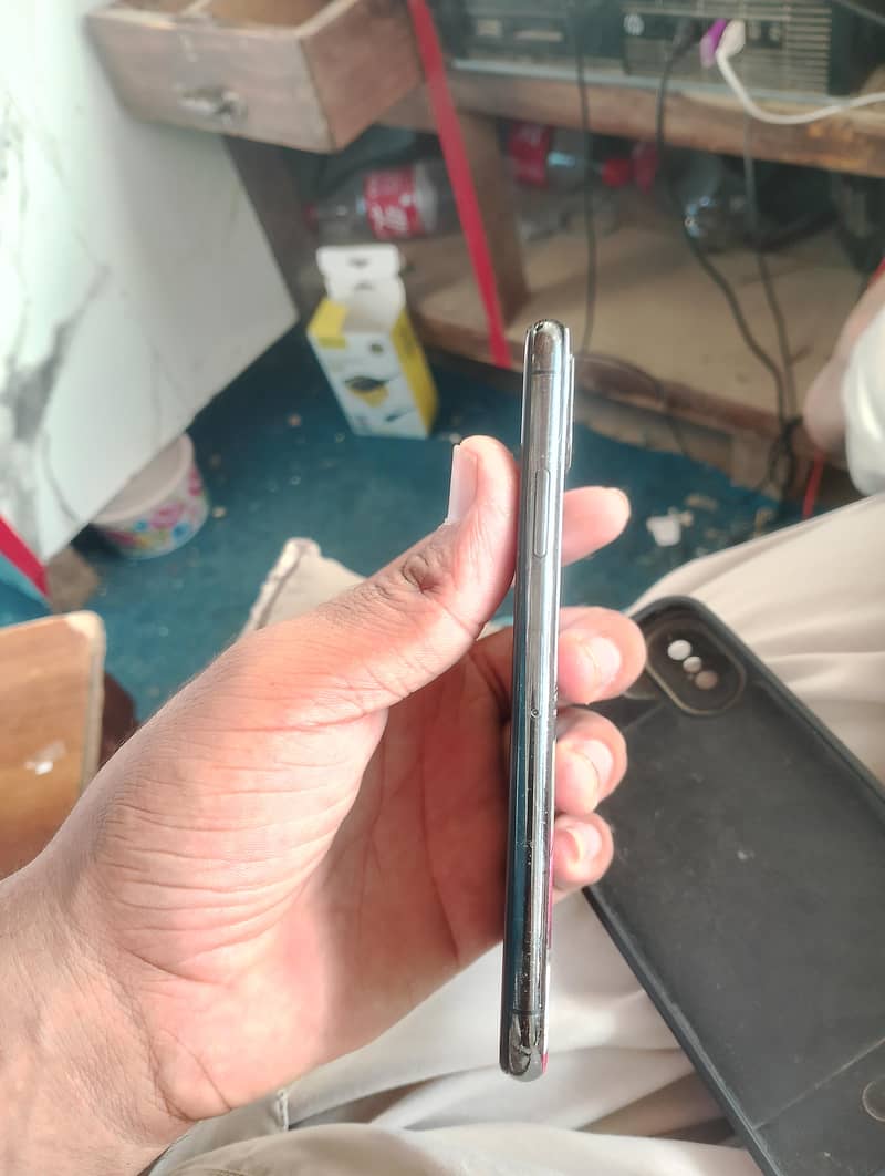 Apple iPhone X 5