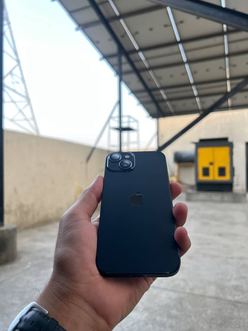 Apple iPhone 13 2