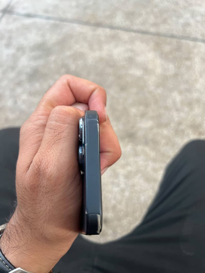 Apple iPhone 13 3