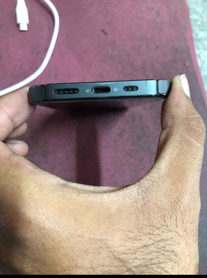 Apple iPhone 14 Pro 0