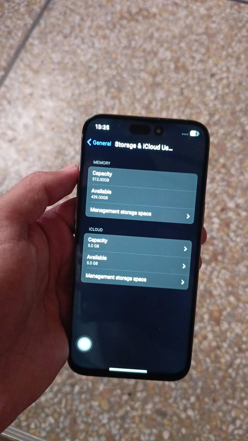 Apple iPhone 15 Pro Max 3