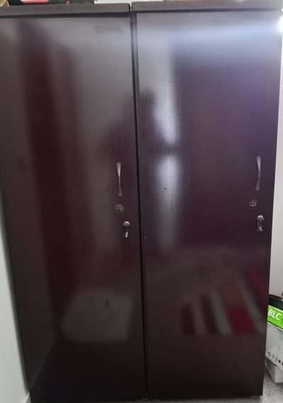 5 individual detachable wardrobes. Excellent condition.