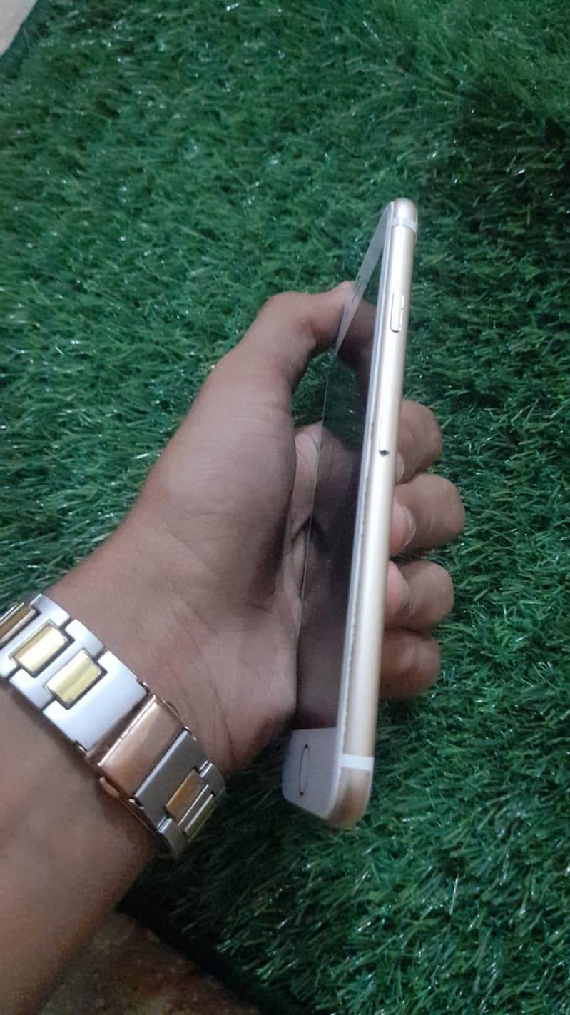 Apple iPhone 7 2
