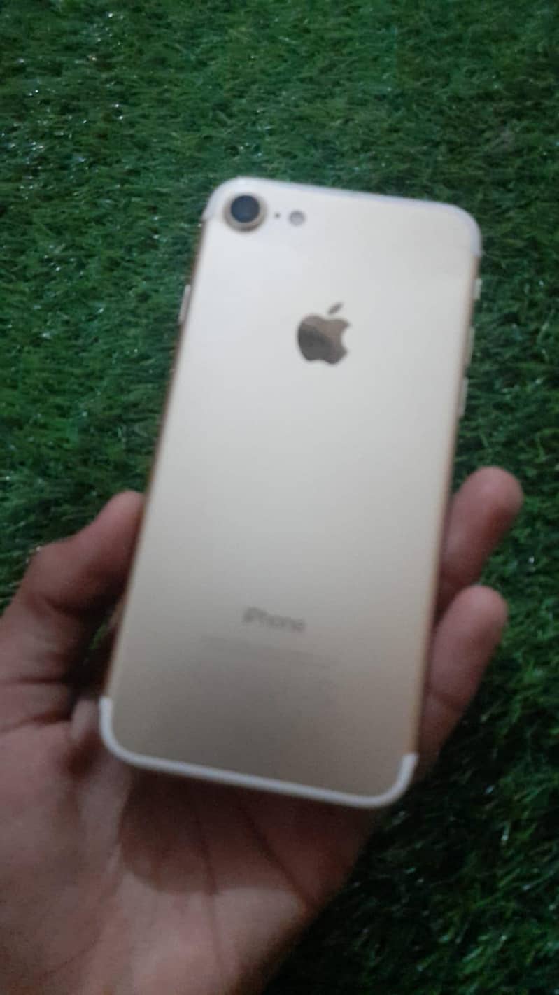 Apple iPhone 7 4