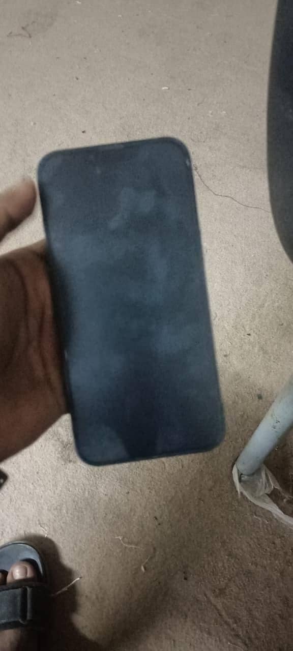 Apple iPhone 13 1