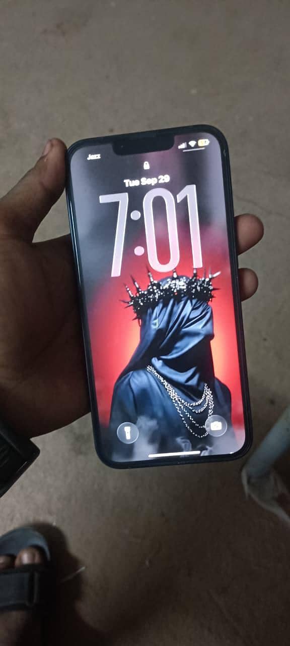 Apple iPhone 13 2