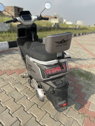 Super Star Remu Pro 1000W Graphene — Electric Scooty for Sale