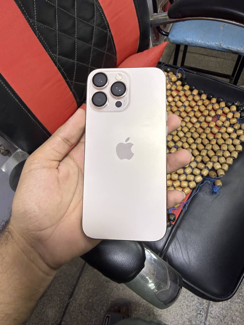 Apple iPhone 16 Pro Max 1