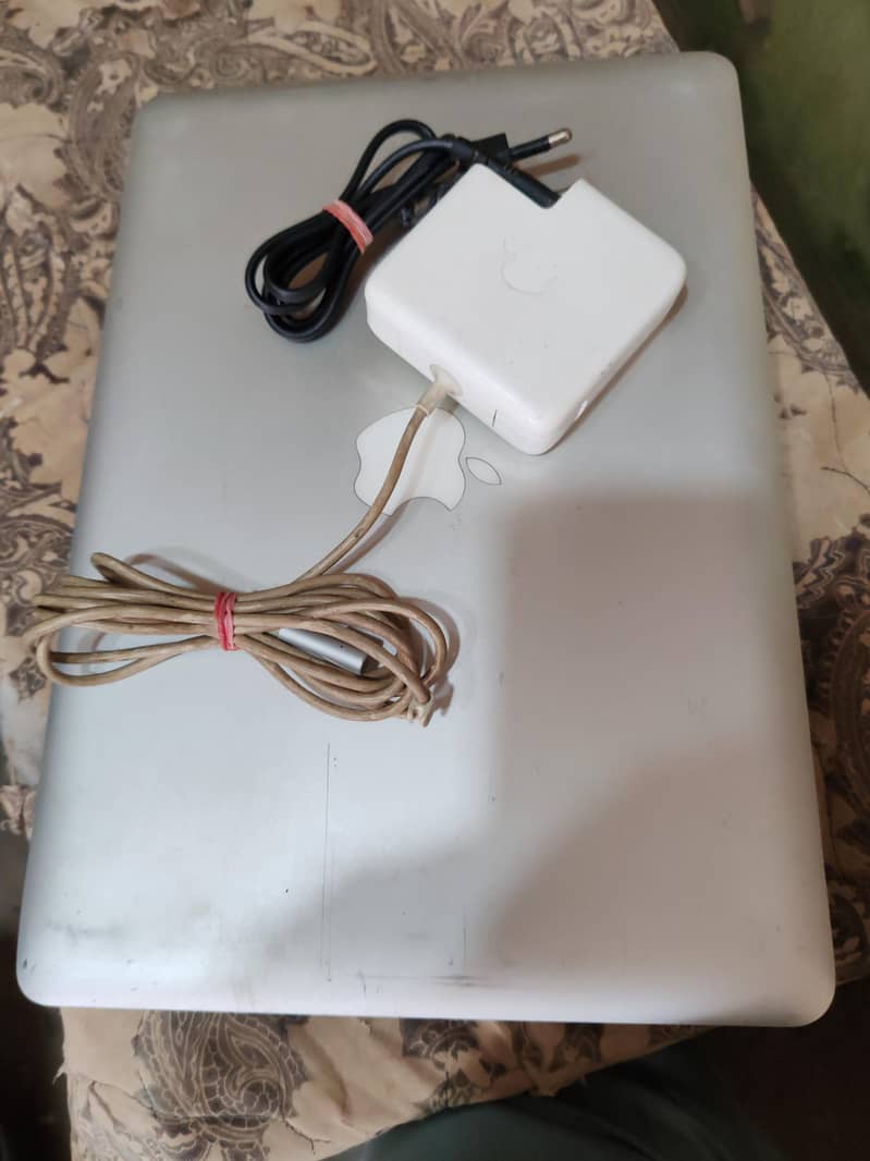 MACBOOK PRO 2011 0