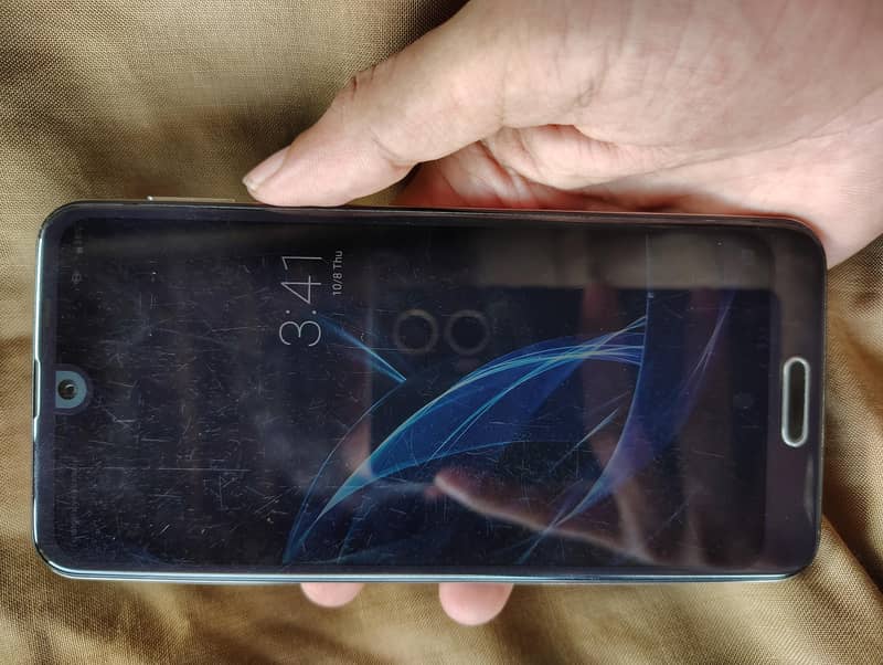 Sharp Aquos R2 1