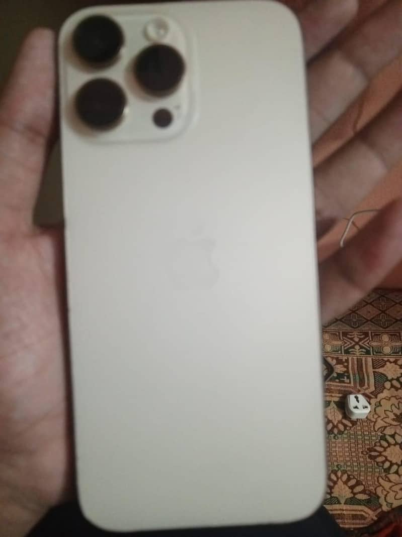 Apple iPhone 16 Pro Max 0