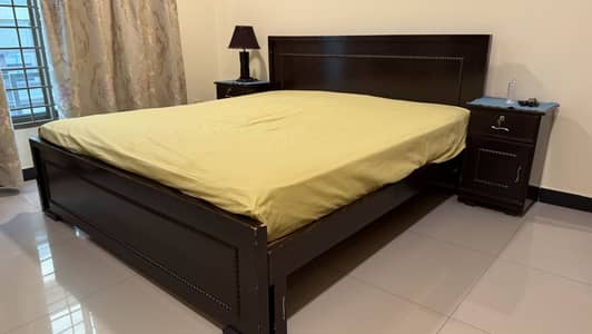 King Size Bedroom Set | Bed + 2 Side Tables + Dressing Table