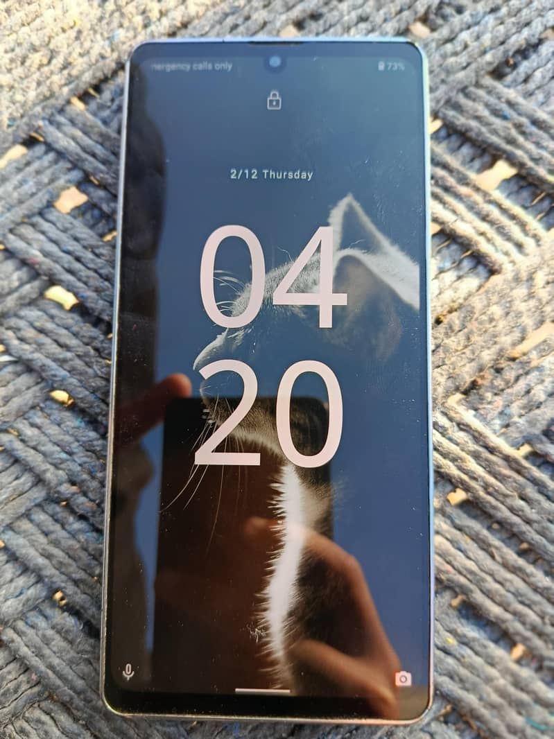 Sharp Aquos Zero6 4
