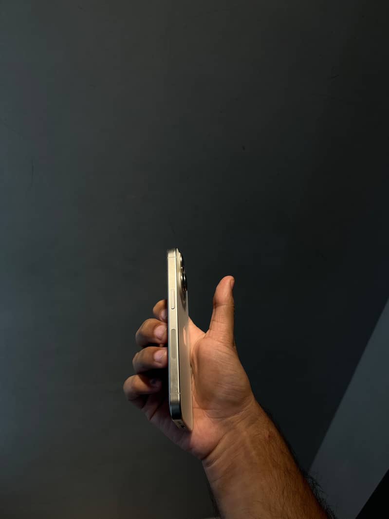 Apple iPhone 15 Pro 1