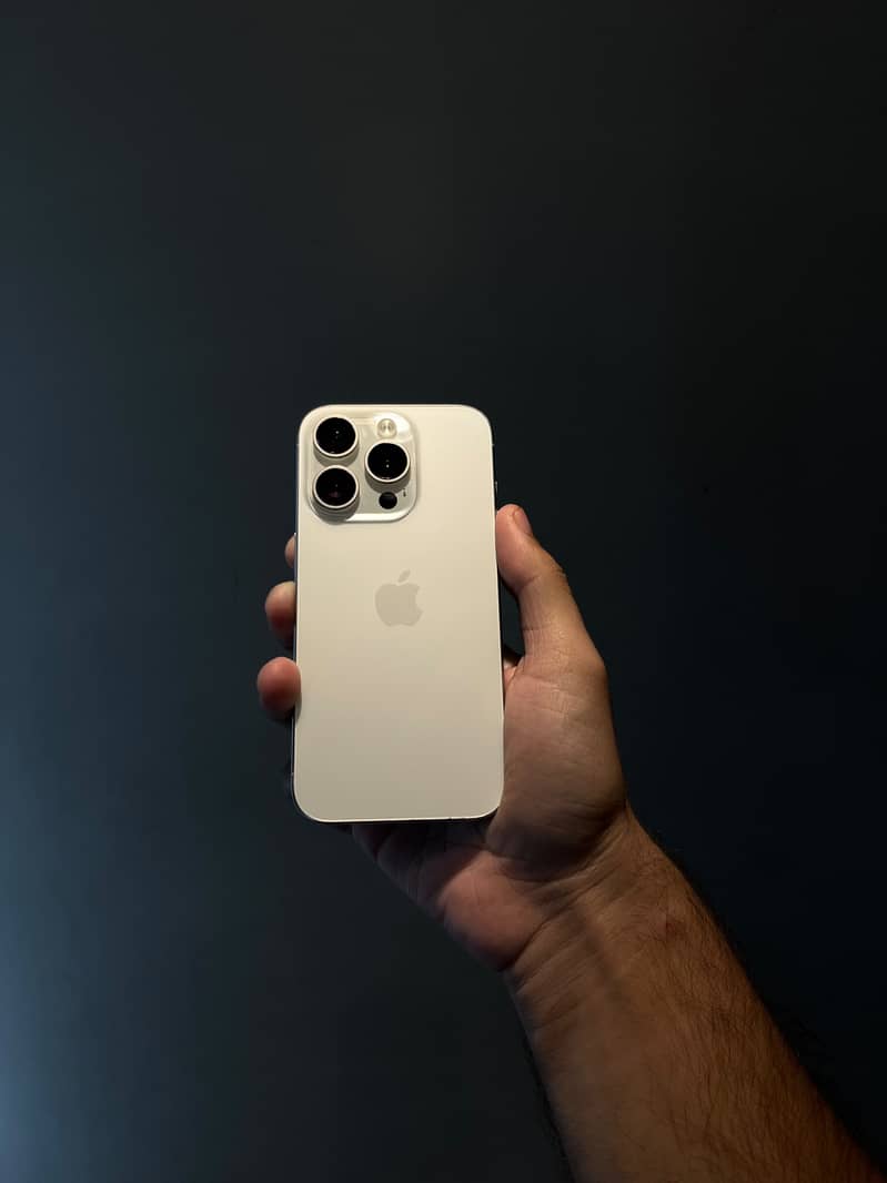 Apple iPhone 15 Pro 3