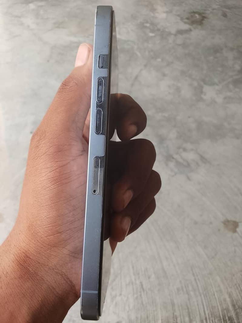 Apple iPhone 13 Pro 1