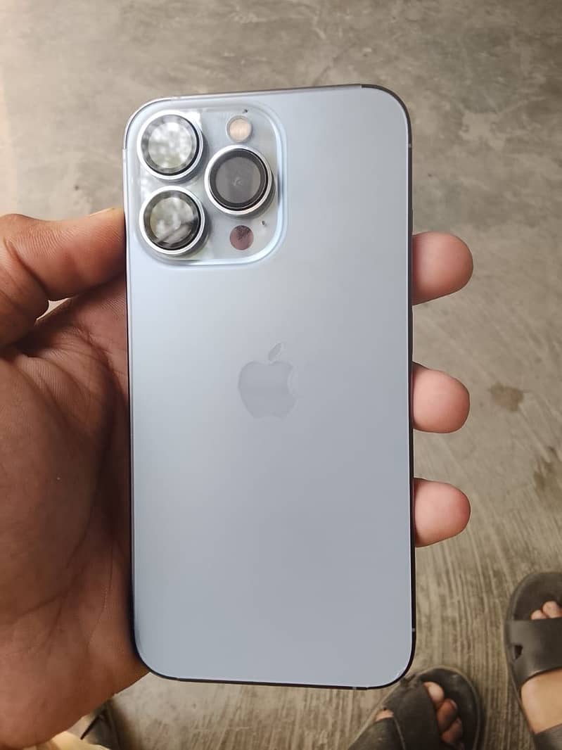 Apple iPhone 13 Pro 2