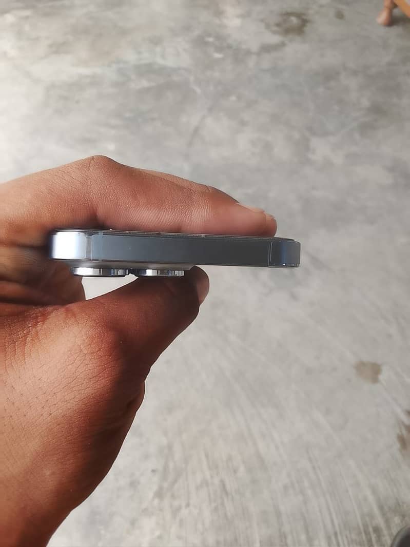 Apple iPhone 13 Pro 3