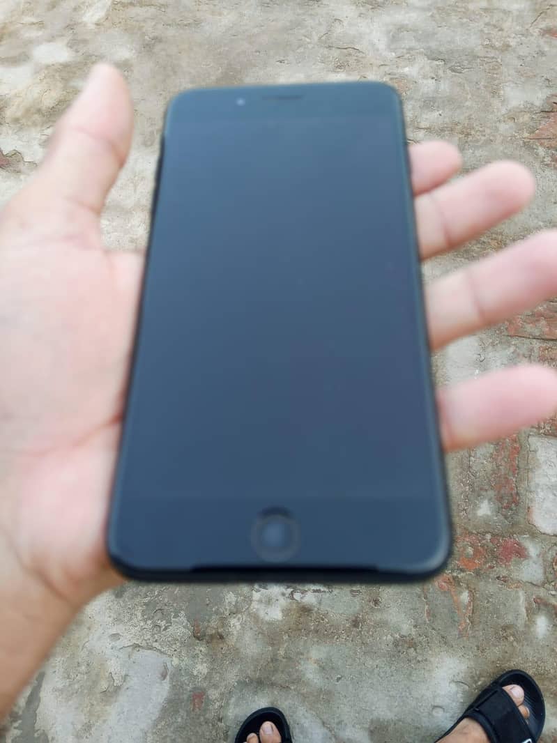Apple iPhone 7 Plus 2