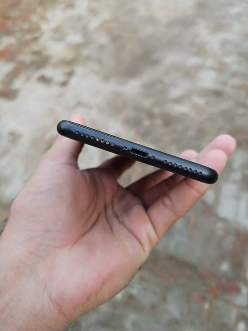 Apple iPhone 7 Plus 4
