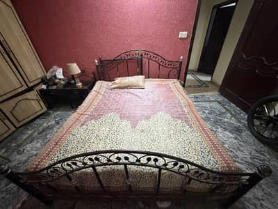 Army Vendor Iron Bed