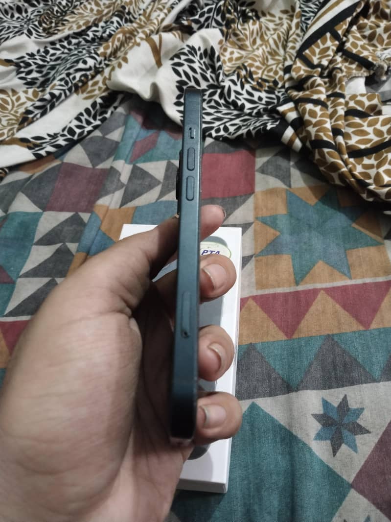 Apple iPhone 13 3