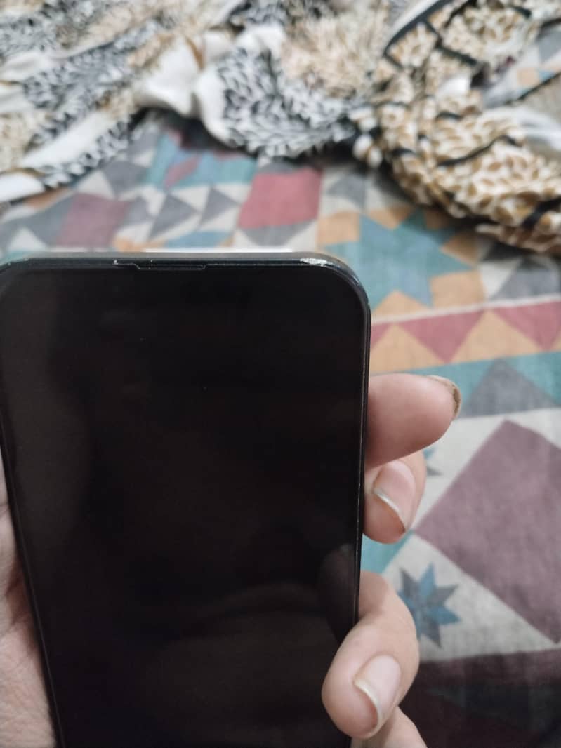 Apple iPhone 13 6