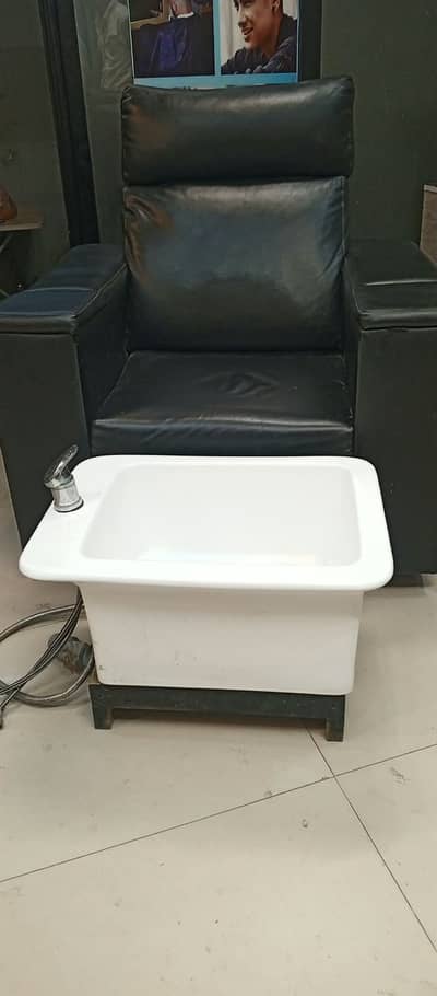 Luxury Pedicure Chair with Ceramic Basin & Water Connections