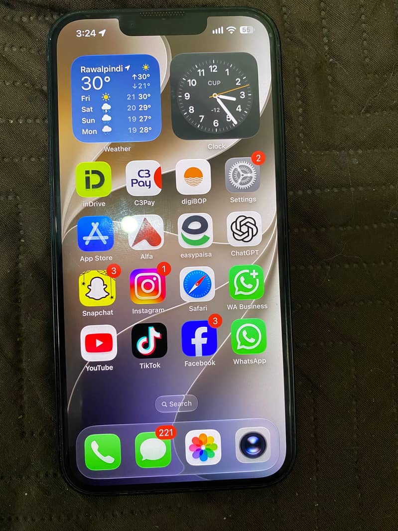 Apple iPhone 13 2