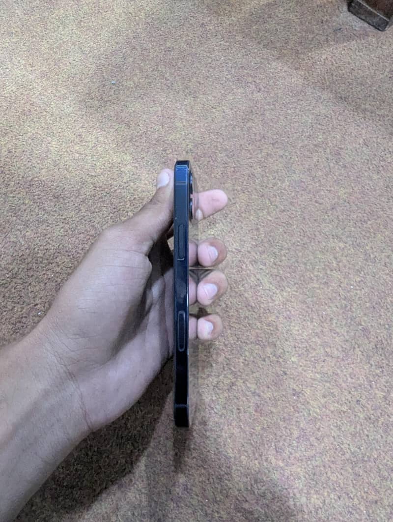 Apple iPhone 12 2