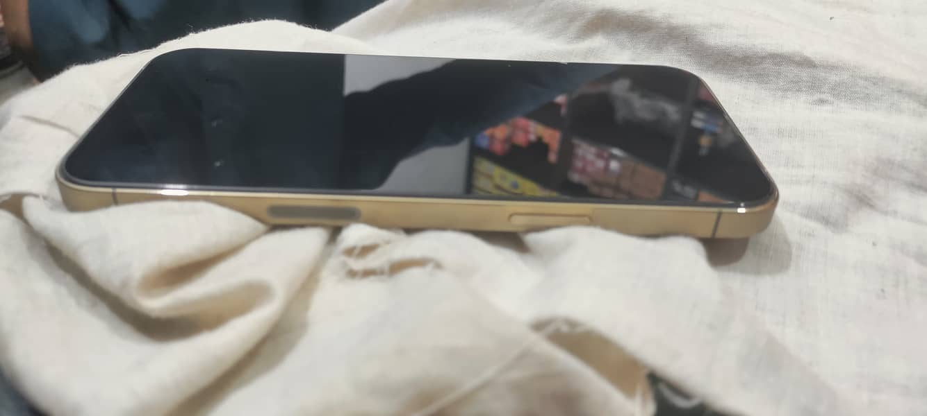 Apple iPhone 13 Pro Max 4