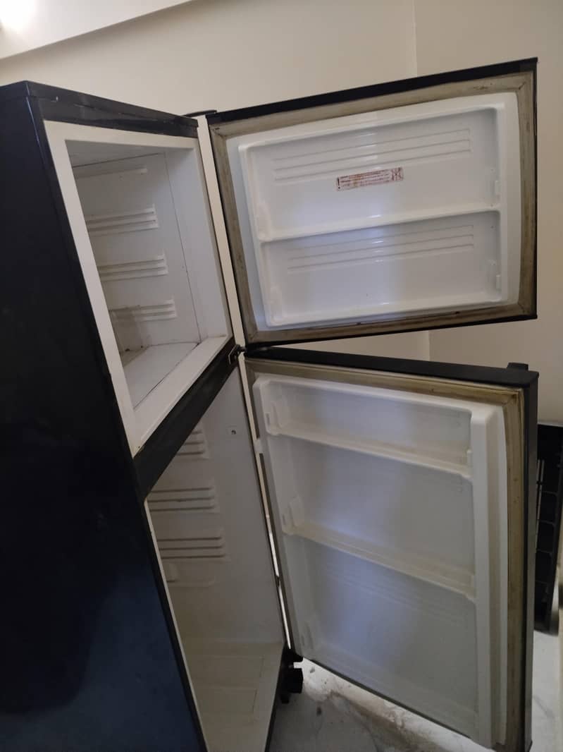 Refrigerator 0
