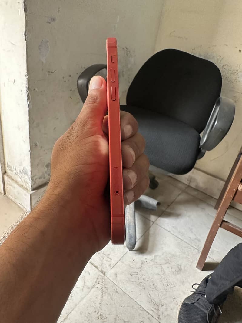 Apple iPhone 12 6