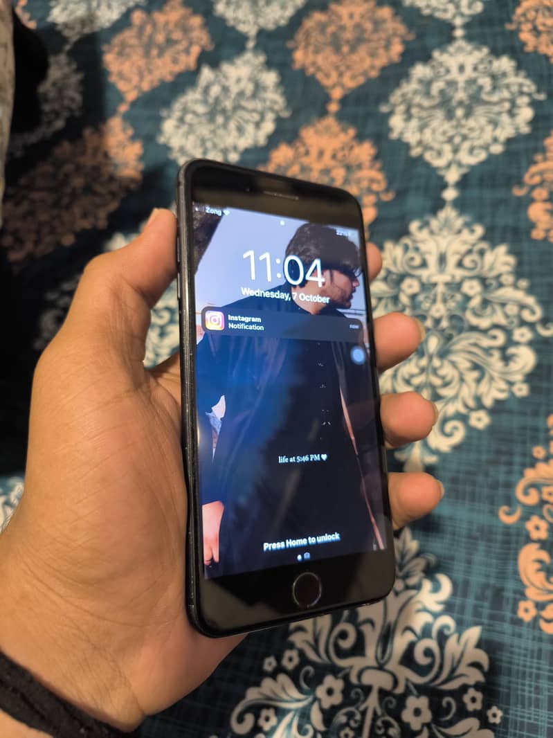 Apple iPhone 7 Plus 2