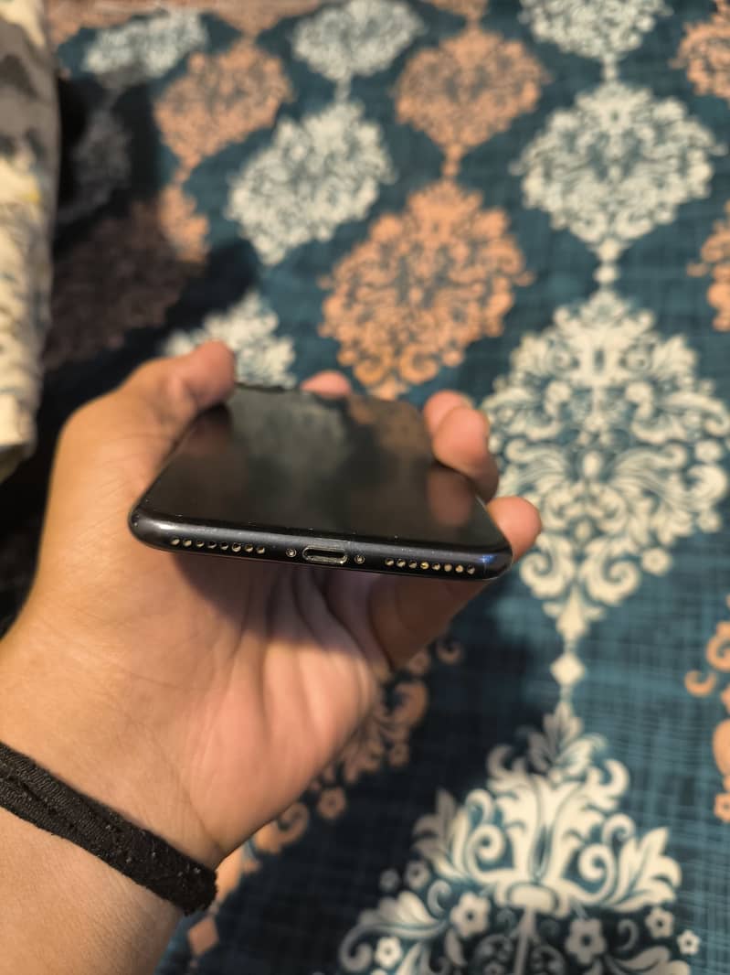 Apple iPhone 7 Plus 4