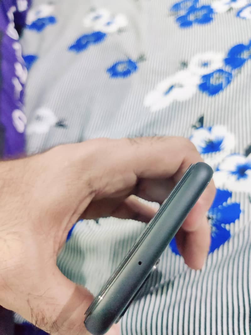 Google Pixel 4 3