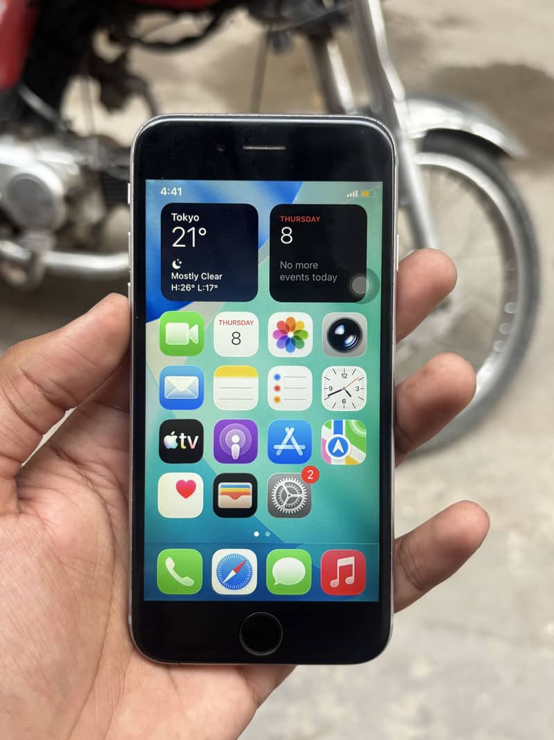 Apple iPhone 6S 1