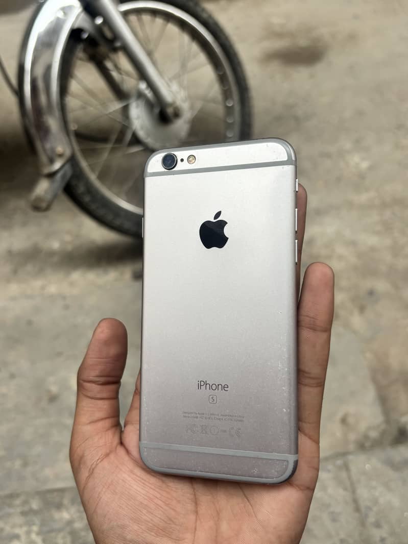Apple iPhone 6S 3