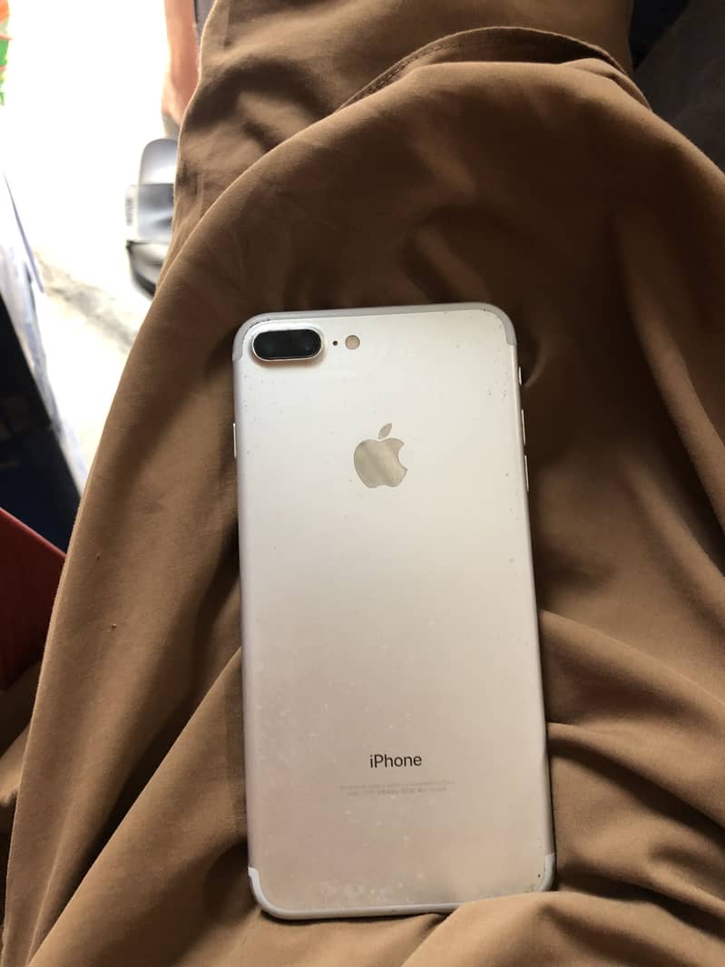 Apple iPhone 7 Plus 1