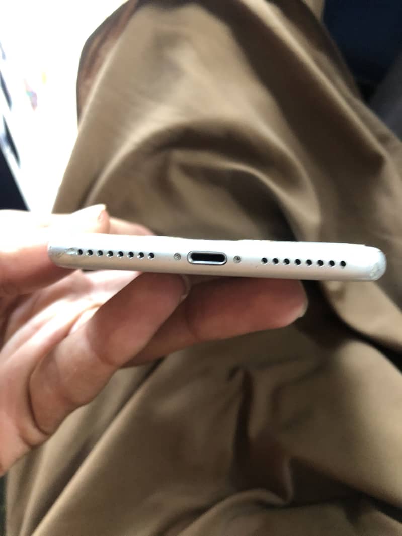 Apple iPhone 7 Plus 4