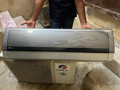 Gree 1.5 Ton Inverter AC (Heat & Cool)