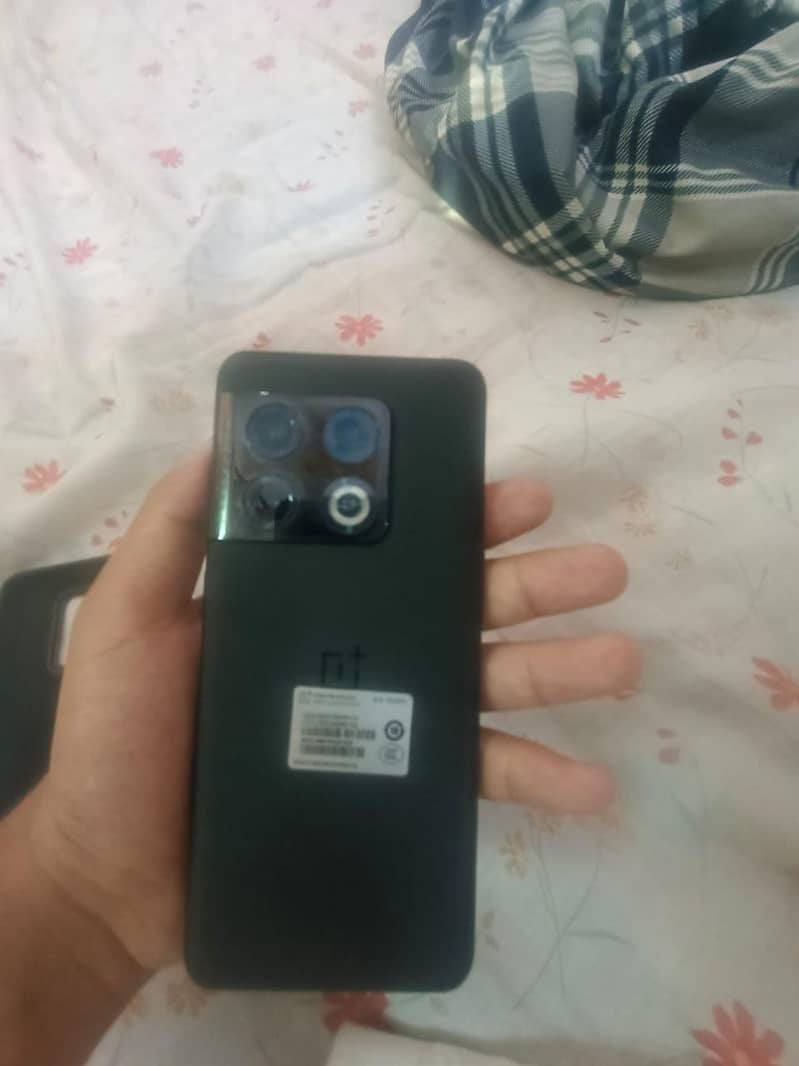 One Plus 10 Pro 1