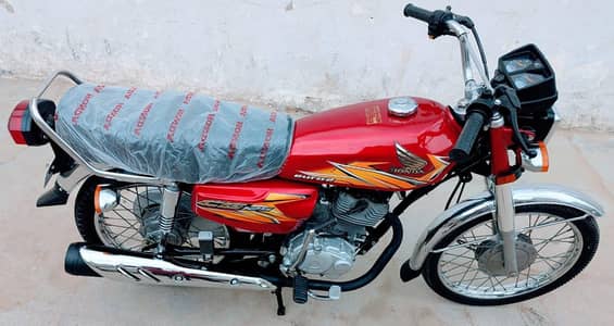 ہونڈا 125 سے جی بائک فار سیل اچھاWhatsApp 0323,,400,,17,,59