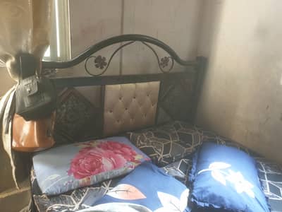 Iron bed 6 by 5 fit size
