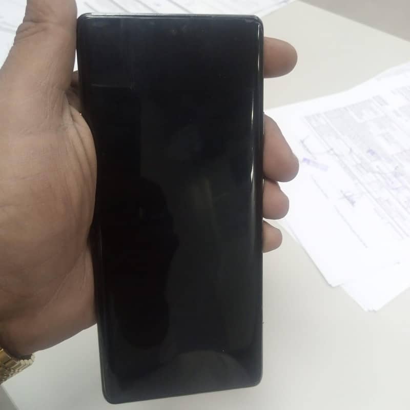 Tecno CAMON 40 Pro 1