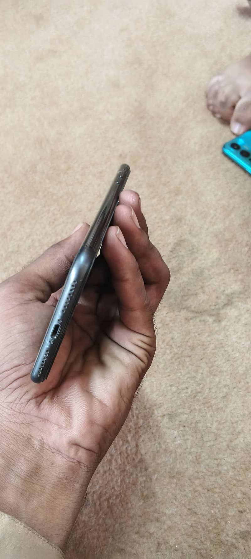 Apple iPhone 8 Plus 1