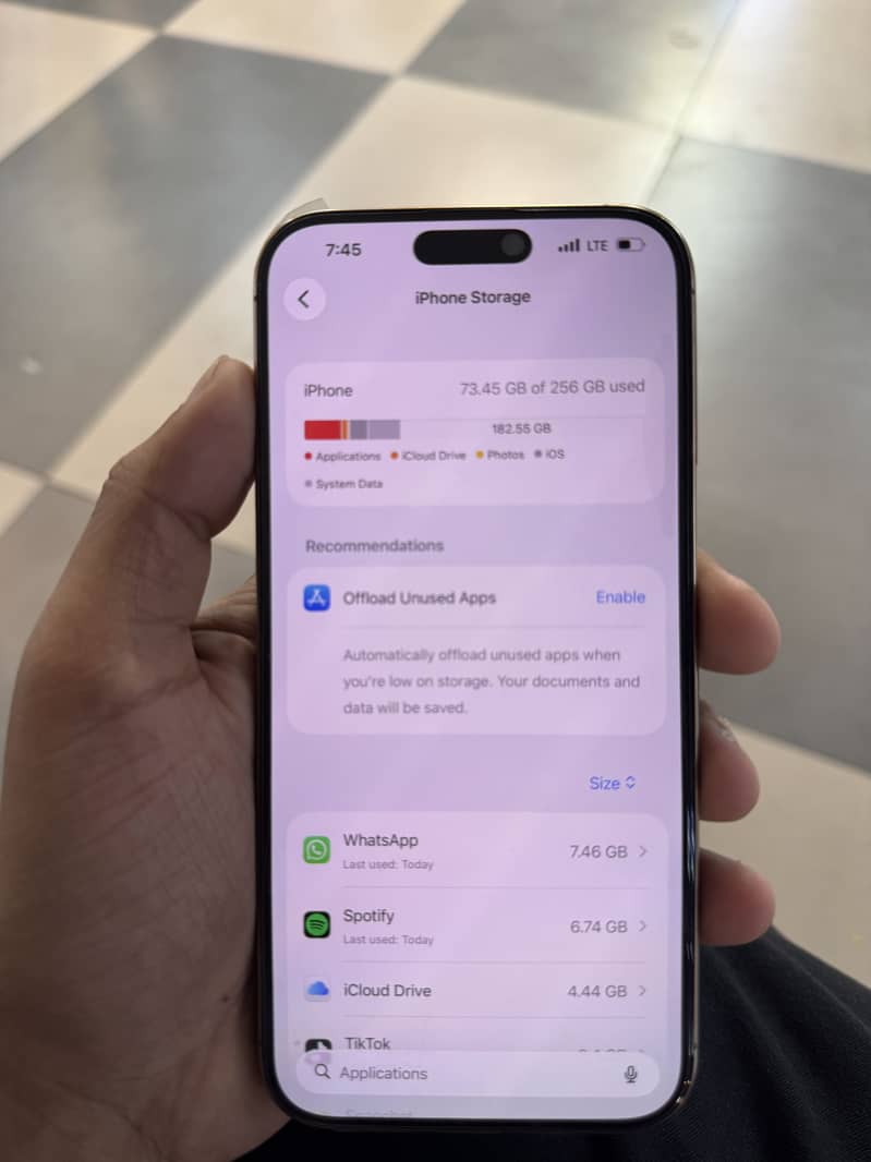 Apple iPhone 16 Pro Max 8