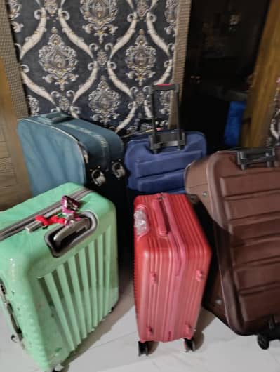 am sell used and new luggage very cheap